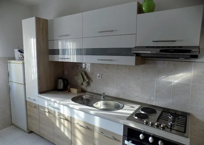 Apartamento Balan S Vanjskim Bazenom *