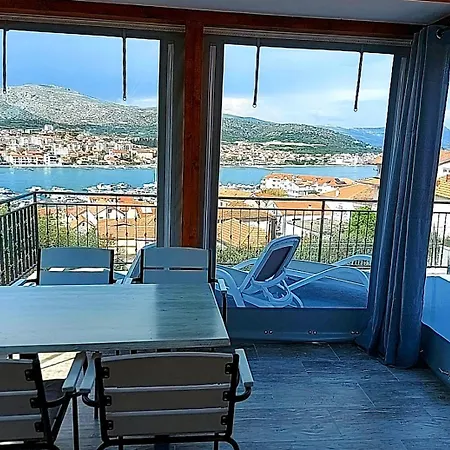 Apartmán Balan S Vanjskim Bazenom *