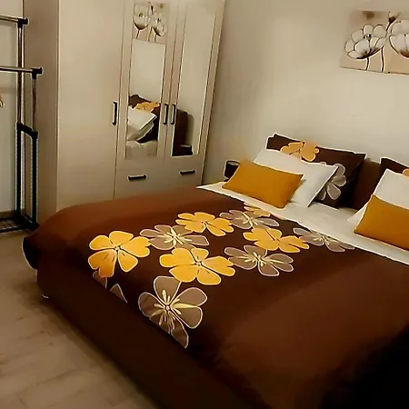 Apartmán Balan S Vanjskim Bazenom Trogir