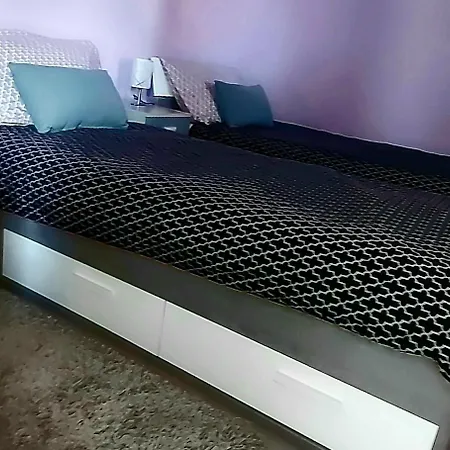 Balan S Vanjskim Bazenom Apartmán