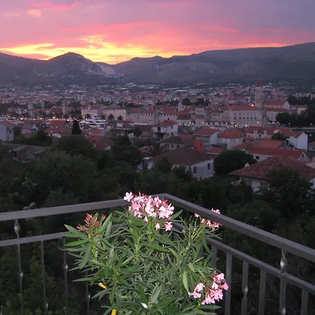 Apartmán Balan S Vanjskim Bazenom