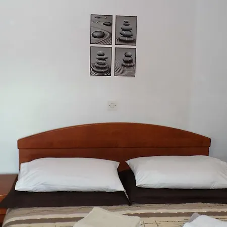 Apartmán Balan S Vanjskim Bazenom *