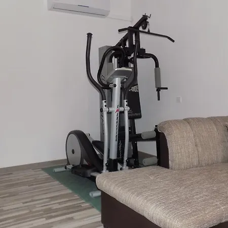 Apartment Apartmani Balan S Vanjskim Bazenom *